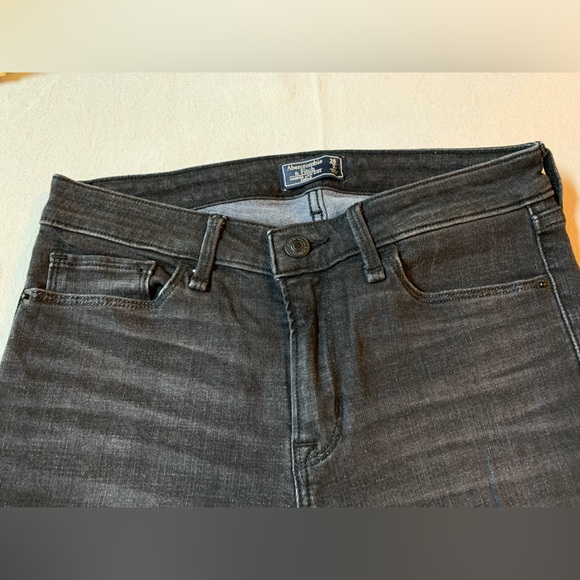 Abercrombie & Fitch Jeans - Available until Nov 15 - Picture 4 of 12
